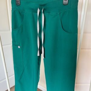 FIGS Small Kade Cargo scrub pant in Hunter Green